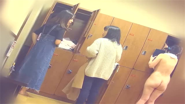 【11月新作】大衆銭湯女子更衣室盜撮 人妻たちの秘めたる欲望が溢れ出す瞬間…